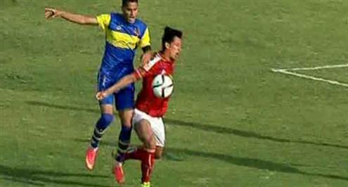 شارك برأيك فى قرار الحكم .. هل يستحق عمرو جمال ضربة جزاء؟ .. فيديو